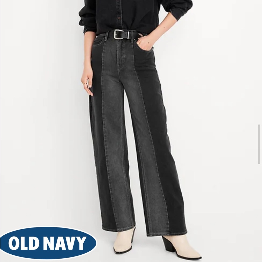 Old Navy Women's Two-Tone Black and Gray Flare Jeans